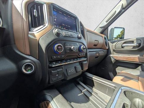 Used 2023 Chevrolet Silverado 2500 High Country w/ Z71 Off-Road Package image 12