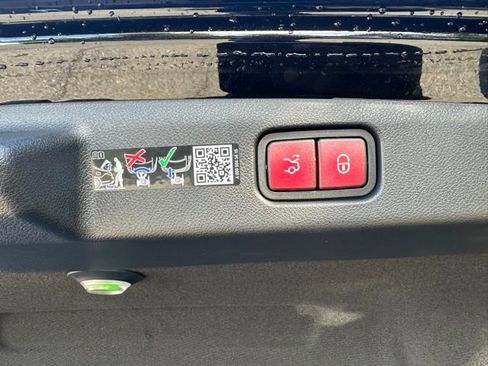 New 2026 Mercedes-Benz E 53 AMG e 4MATIC Sedan image 42