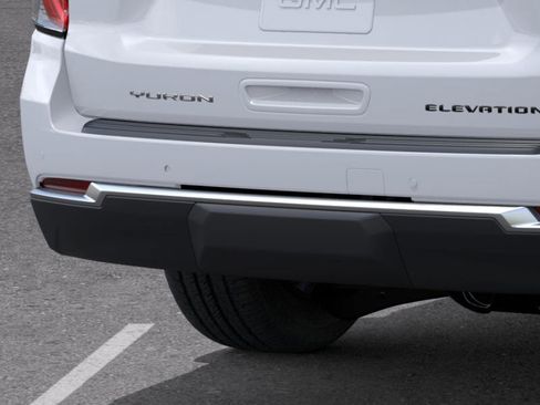 New 2026 GMC Yukon XL Elevation image 16