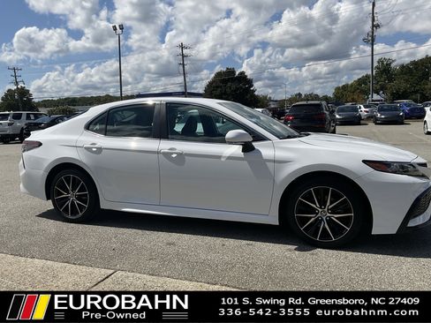 Used 2022 Toyota Camry SE image 30