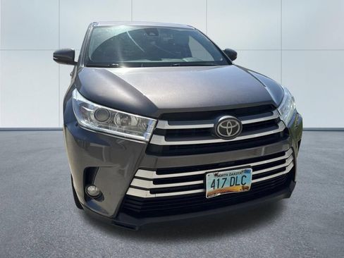 Used 2017 Toyota Highlander Plus AWD/4WD image 17