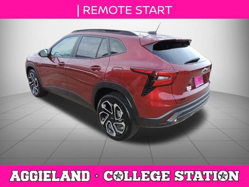 Used 2025 Chevrolet Trax RS w/ Sunroof Package FWD image 6