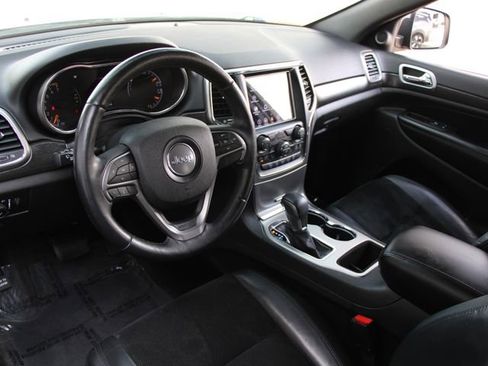Used 2018 Jeep Grand Cherokee Altitude image 5