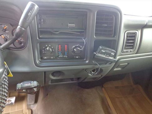 Used 2004 Chevrolet Silverado 2500 LS AWD/4WD image 13