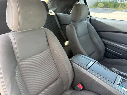 Used 2013 Ford Mustang GT RWD image 16