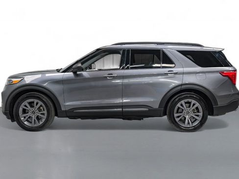 Used 2021 Ford Explorer XLT w/ Equipment Group 202A image 9