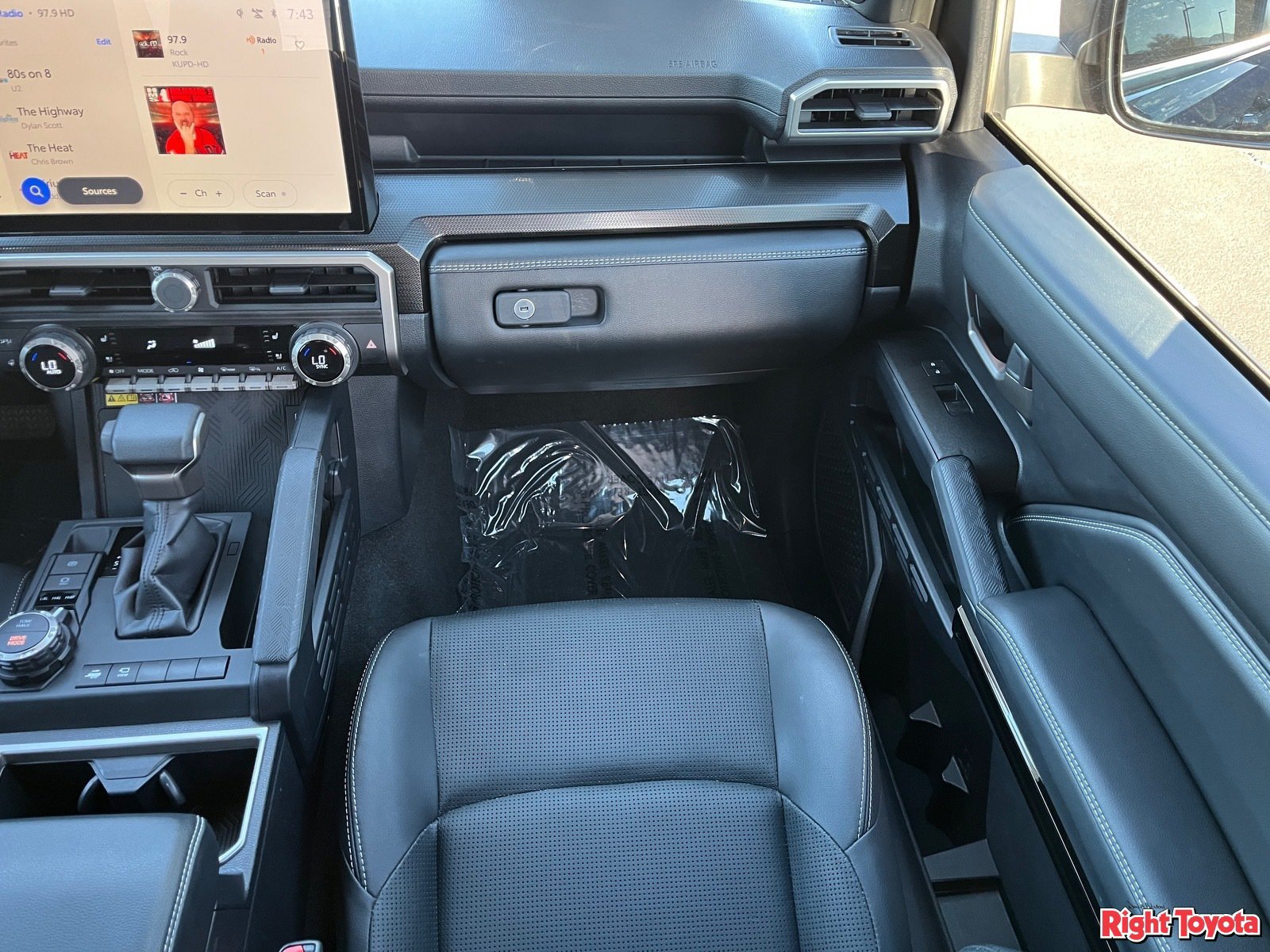 Certified 2026 Toyota 4Runner Limited w/ Tow Technology Package AWD/4WD image 19