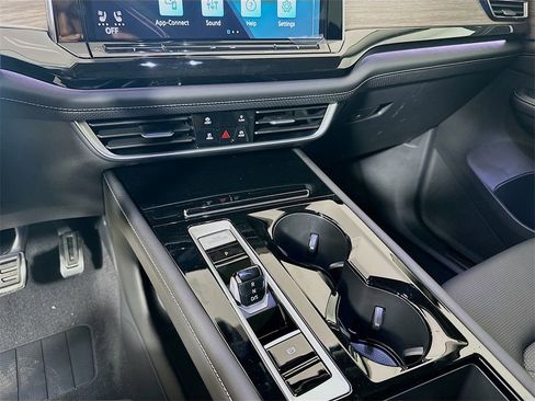 New 2026 Volkswagen Atlas SEL Premium R-Line AWD/4WD image 18