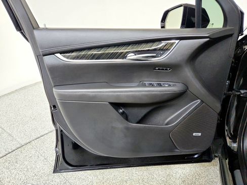 Used 2020 Cadillac XT6 Premium Luxury image 17