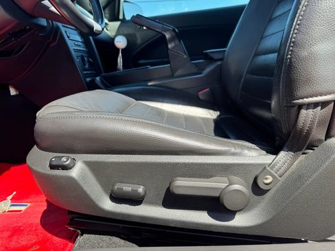 Used 2006 Ford Mustang GT Premium RWD image 32