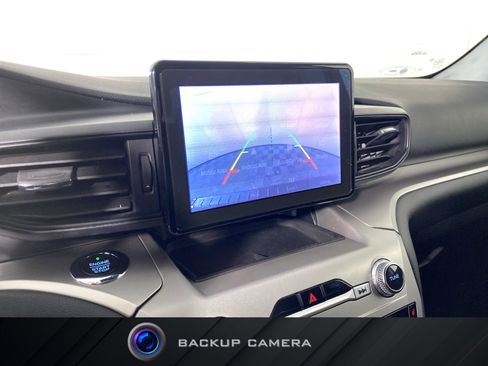 Used 2021 Ford Explorer XLT w/ Class III Trailer Tow Package image 4