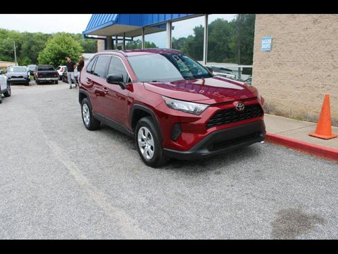 Used 2020 Toyota RAV4 LE AWD/4WD image 1