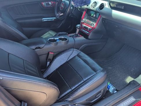 Used 2022 Ford Mustang Premium RWD image 9