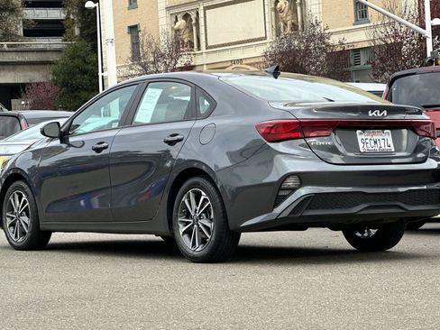 Used 2023 Kia Forte LXS w/ LXS Technology Package image 6