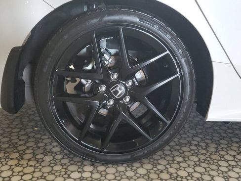 Used 2024 Honda Civic Sport image 6