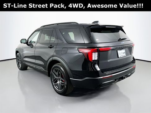 Used 2025 Ford Explorer ST-Line w/ ST-Line Street Pack image 6