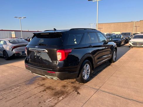 Used 2023 Ford Explorer XLT w/ Equipment Group 202A RWD image 3