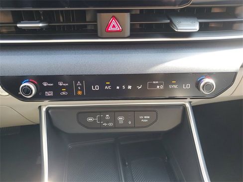 New 2026 Kia Carnival EX image 34