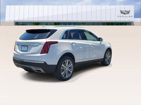 Certified 2024 Cadillac XT5 Premium Luxury FWD image 8