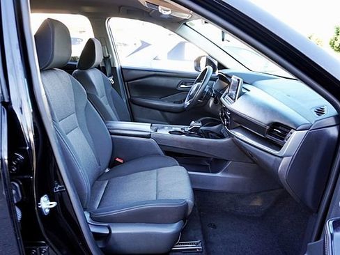 Used 2024 Nissan Rogue SV image 12