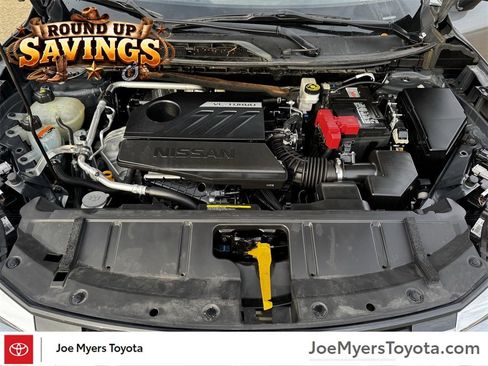 Used 2024 Nissan Rogue SV image 32