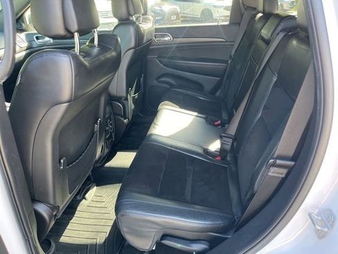 Used 2017 Jeep Grand Cherokee Altitude AWD/4WD image 20