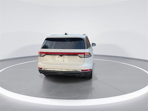 New 2026 Lincoln Aviator AWD image 7