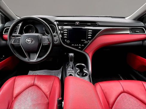 Used 2019 Toyota Camry XSE FWD image 7
