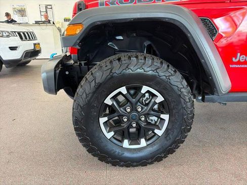 Certified 2025 Jeep Wrangler Unlimited Rubicon 4xe w/ Convenience Group AWD/4WD image 4