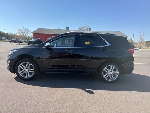 Used 2019 Chevrolet Equinox Premier w/ Premier True North Edition AWD/4WD image 2
