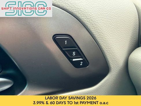 Used 2024 Chrysler Pacifica Touring-L FWD image 17