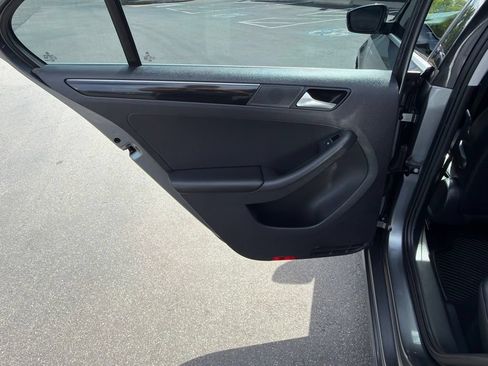 Used 2016 Volkswagen Jetta SEL w/ Lighting Package FWD image 16