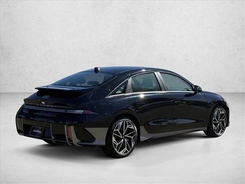 New 2025 Hyundai Ioniq 6 SEL image 2