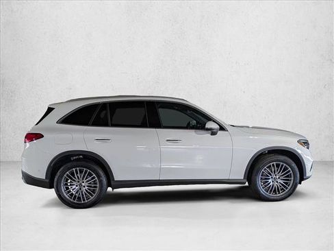 Certified 2025 Mercedes-Benz GLC 300 image 7