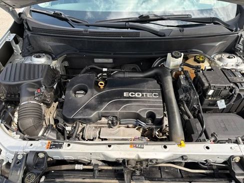 Used 2018 Chevrolet Equinox LT AWD/4WD image 26