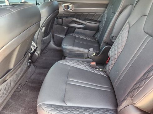 Certified 2023 Kia Sorento SX image 30