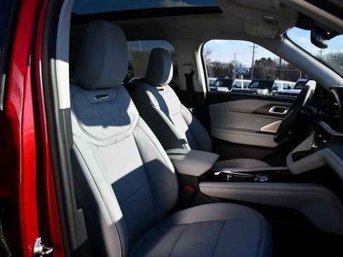 New 2026 Ford Explorer Platinum w/ LUX Leather Package AWD/4WD image 16