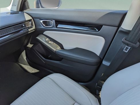 Used 2022 Honda Civic Touring image 21