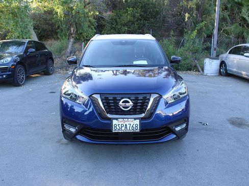 Used 2020 Nissan Kicks SR w/ SR Premium Package FWD image 2