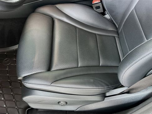 Used 2022 Mercedes-Benz GLC 300 GLC 300 image 20