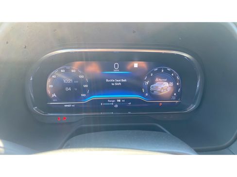 Used 2022 Chevrolet Suburban Z71 w/ Luxury Package AWD/4WD image 19