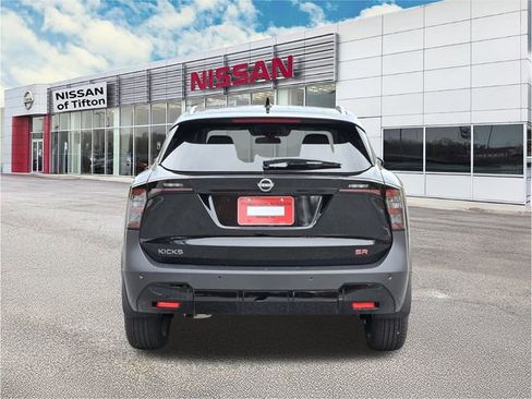 New 2026 Nissan Kicks SR FWD image 6