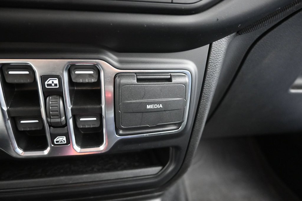 Used 2022 Jeep Wrangler Unlimited Sport AWD/4WD image 32