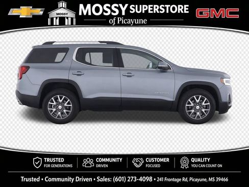 Used 2023 GMC Acadia SLT w/ LPO, Floor Liner Package FWD image 9