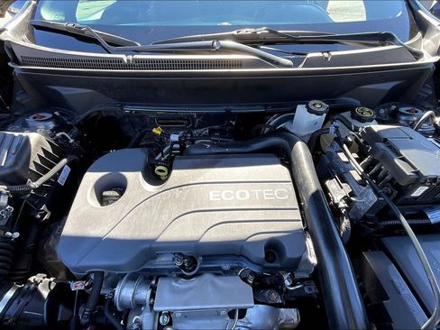 Used 2022 Chevrolet Equinox RS w/ Infotainment Package image 10