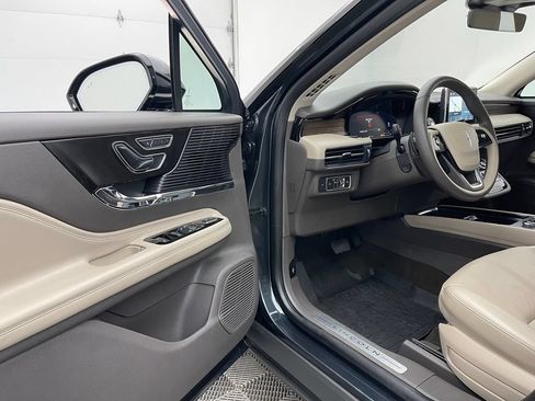 Used 2022 Lincoln Corsair Reserve w/ Equipment Group 201A FWD image 17