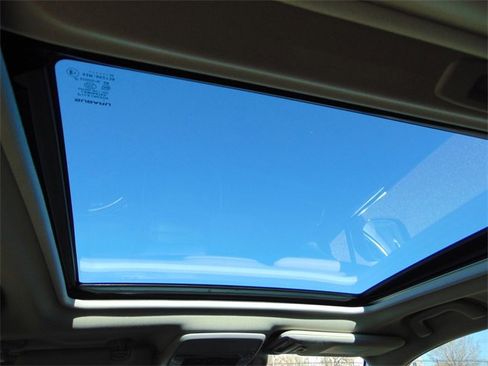 Used 2020 Subaru Forester Premium image 22