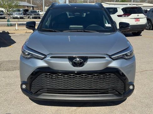 Used 2025 Toyota Corolla Cross AWD Hybrid w/ Convenience Package image 2