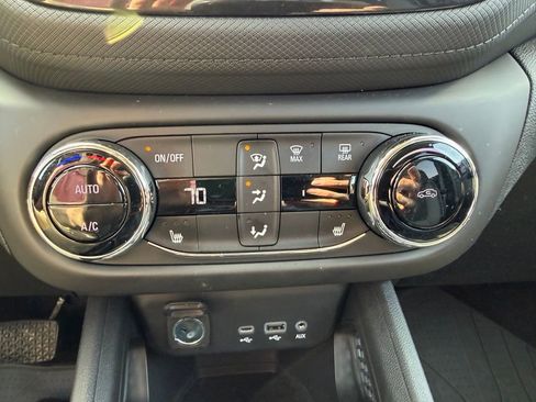 Used 2023 Chevrolet TrailBlazer LT w/ Convenience Package image 17