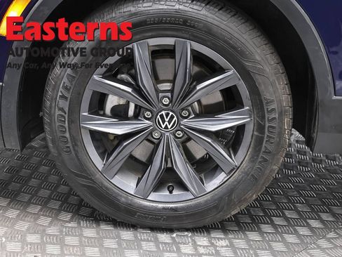 Used 2023 Volkswagen Tiguan SE AWD/4WD image 31